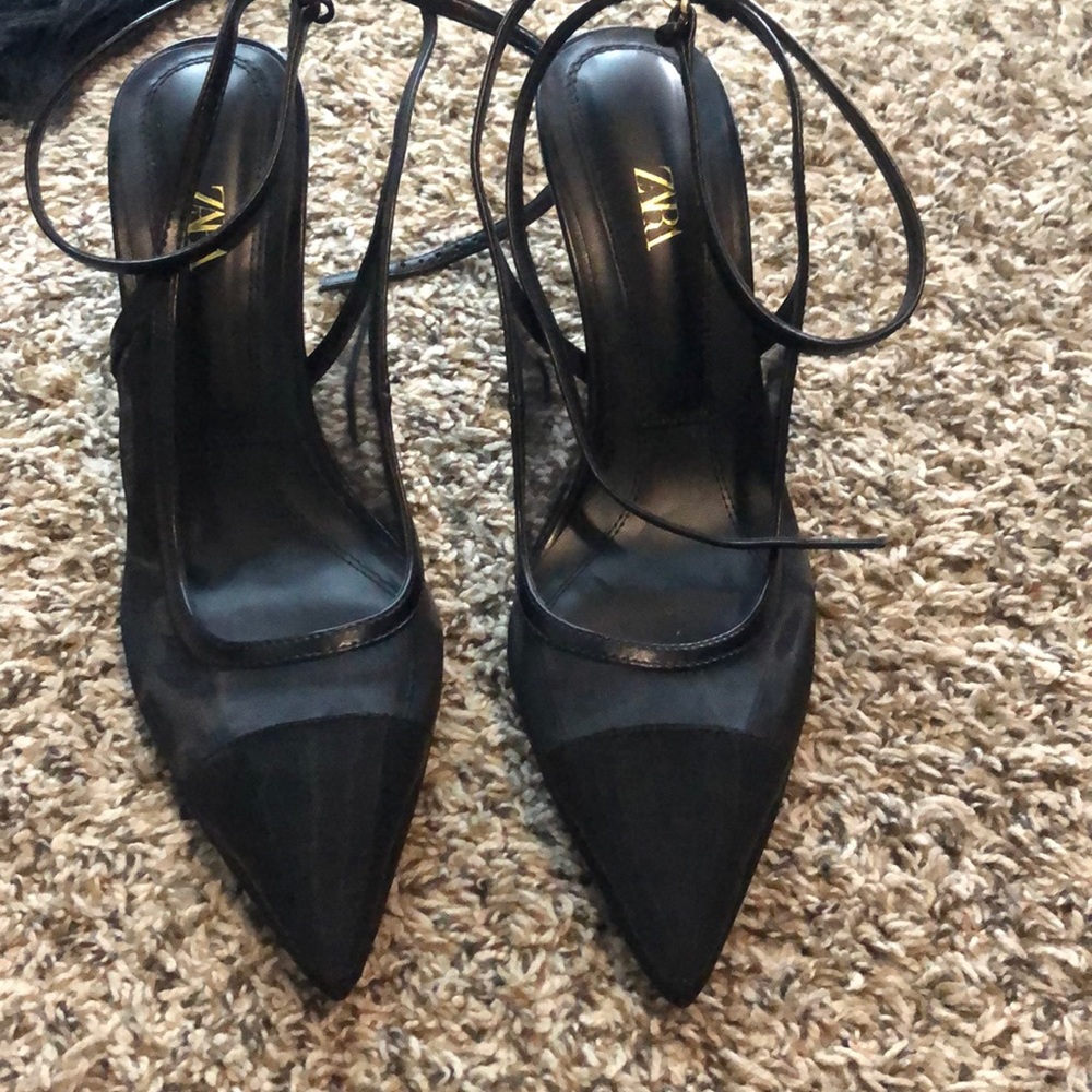 Zara black point-toed heels